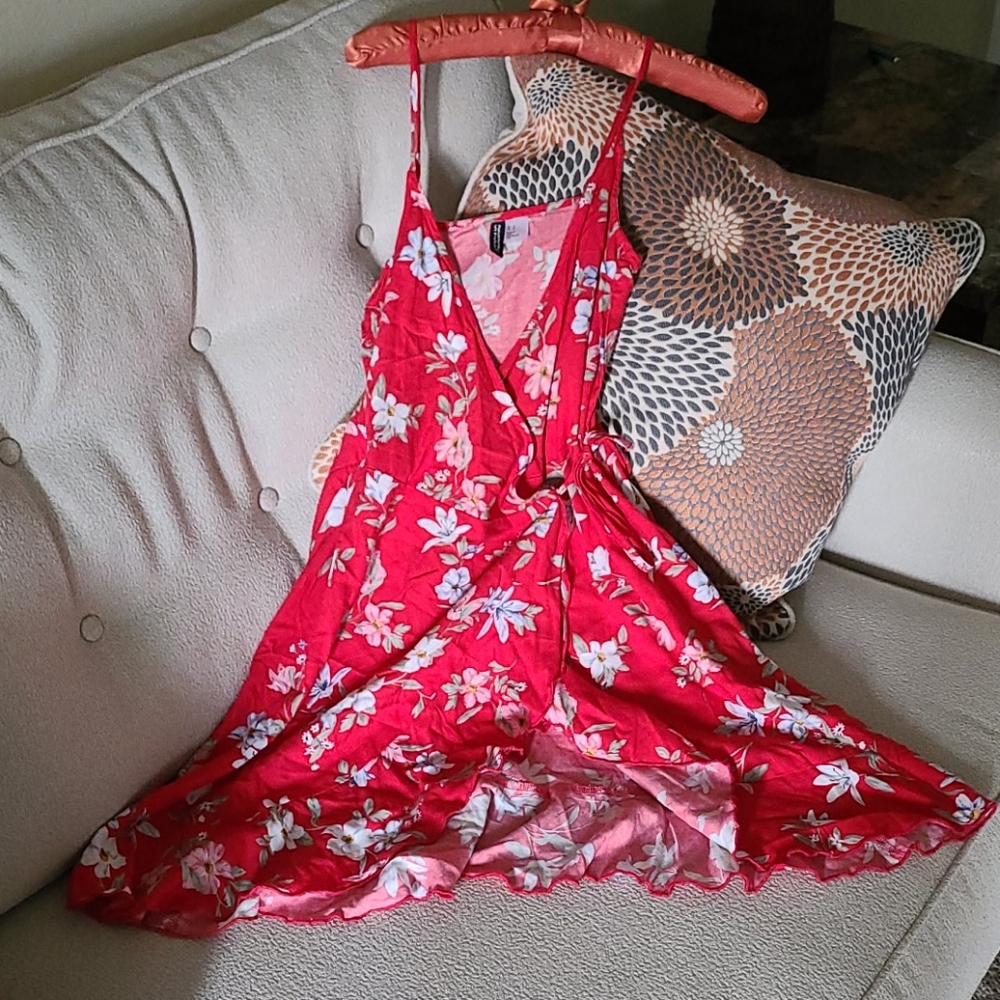Exposed sun dress